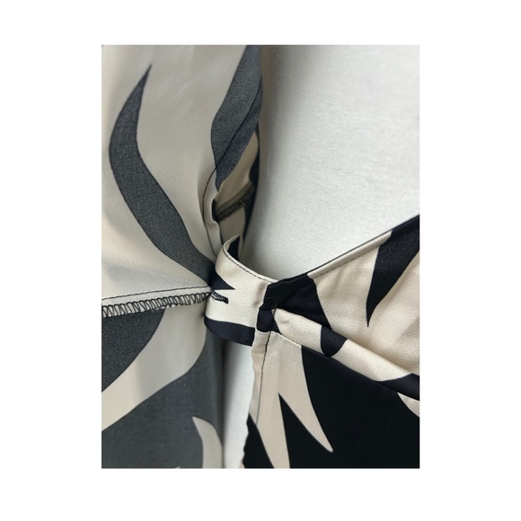 H&M Navy and Cream Wrap Dress - Picture 9 of 11